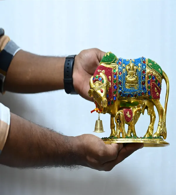 Multicolor_Metal_Premium_&_Elegant_Kamadhenu_Idol