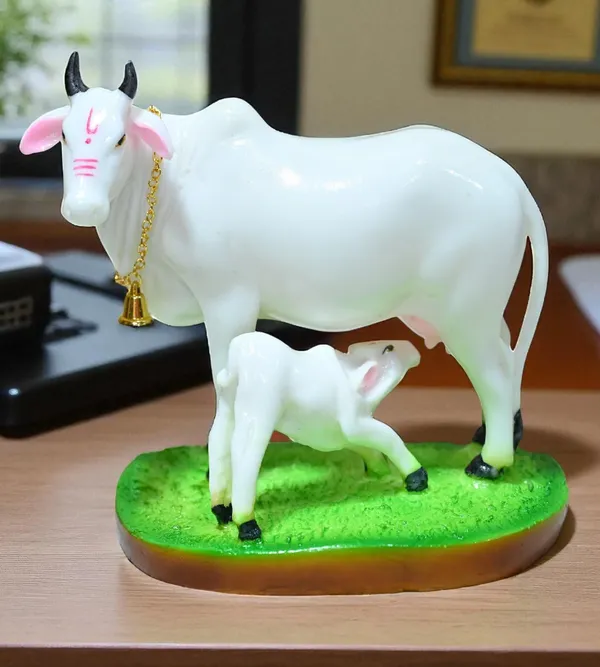 White_Marble_Premium_&_Elegant_Kamadhenu_Idol