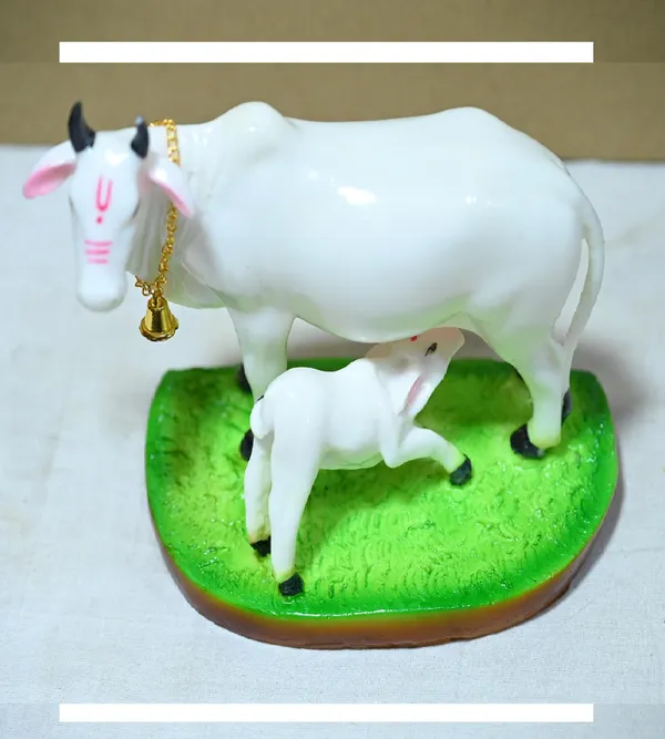 White_Marble_Premium_&_Elegant_Kamadhenu_Idol
