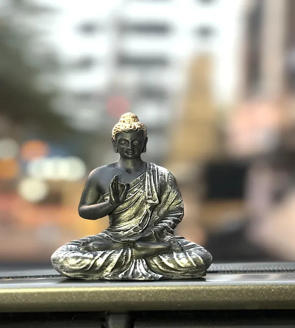 White_Polyresin_Premium_&_Elegant_Buddha_Idol