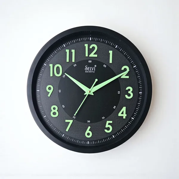 Black_Fiber_Premium_&_Elegant_Wall_Clock