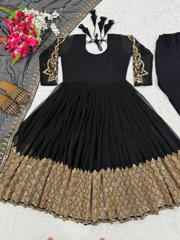 Black_New__Đěsigner_Anarkali_Suit_In_New_Fancy_Style