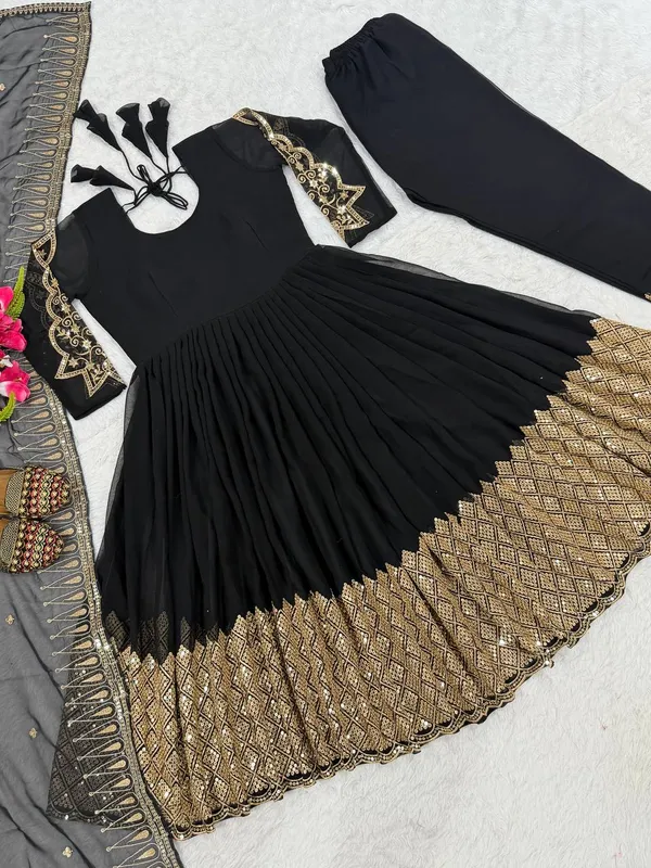 Black_New__Đěsigner_Anarkali_Suit_In_New_Fancy_Style