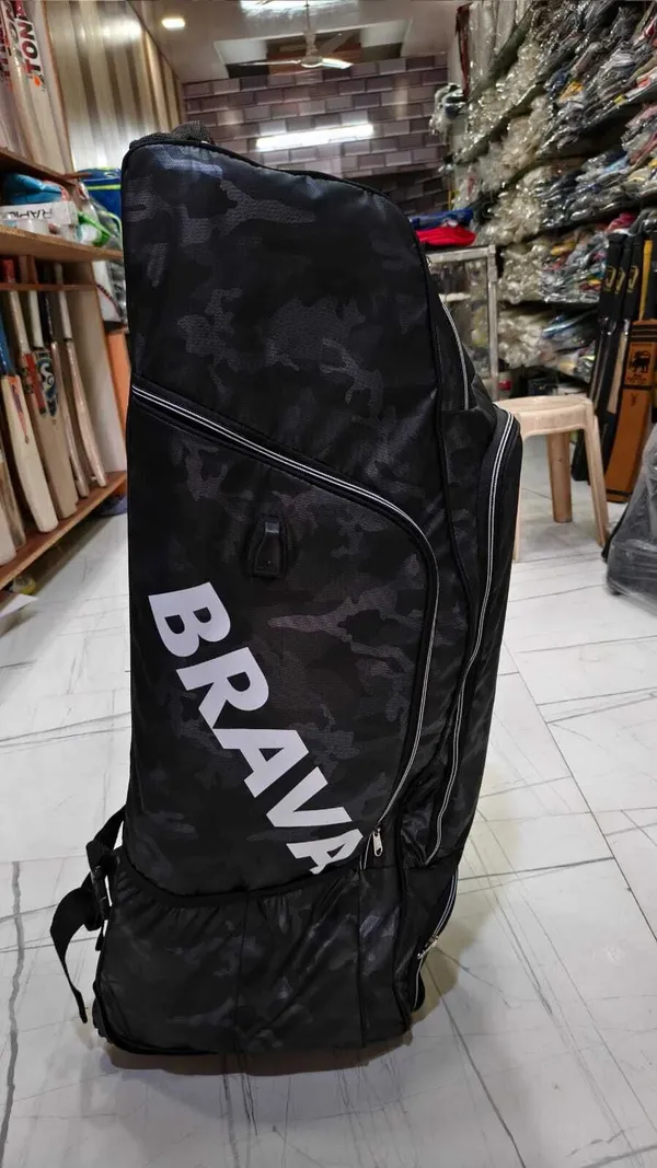 Brava_Grey_Green_Red_Black_Duffle_Kit_Bag_With_Wheel