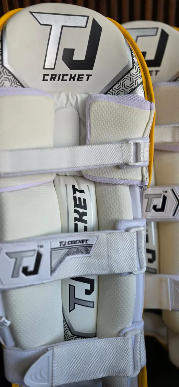 YELLOW_BATTING_PADS