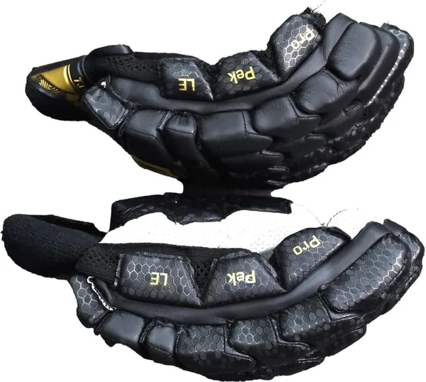 Black_Golden_Limited_Edition_Batting_Gloves
