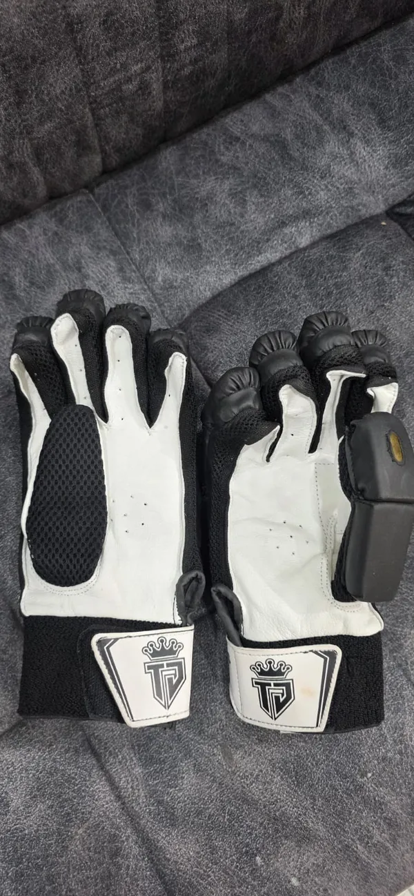 PROLITE_BATTING_GLOVES_