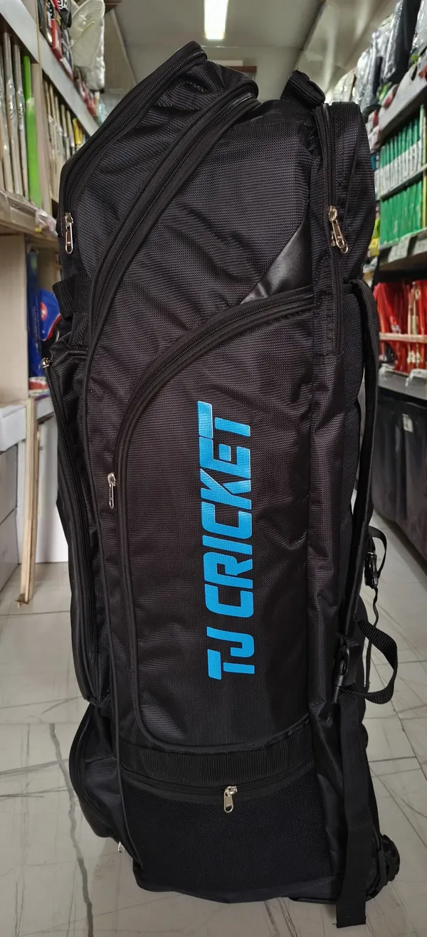 BLACK_DUFFLE_WHEELIE_CRICKET_KIT_BAG