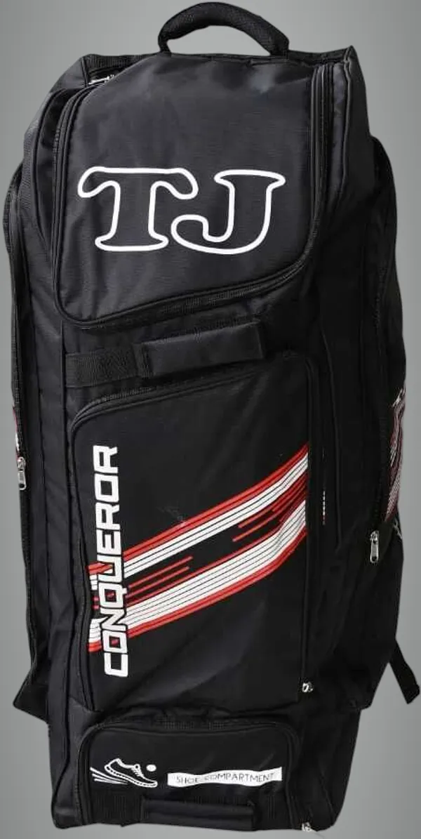 Black_And_Blue_Conqueror_Duffle_With_Wheel_Bag