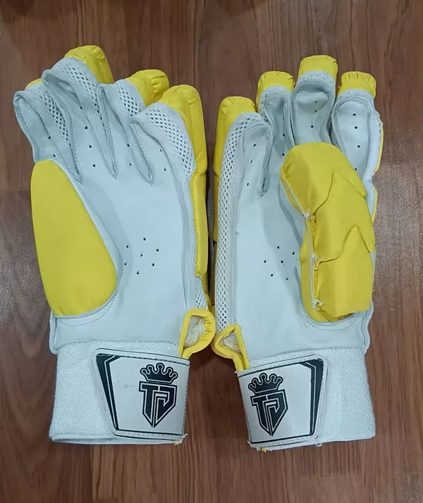 TJ_TITANIUM_YELLOW_BATTING_GLOVES