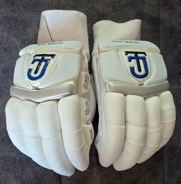 White_Test__Batting_Gloves