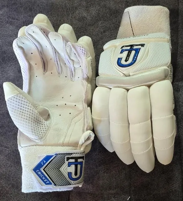 White_Test__Batting_Gloves