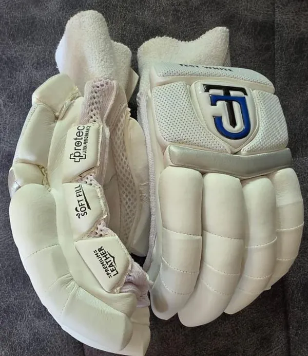 White_Test__Batting_Gloves