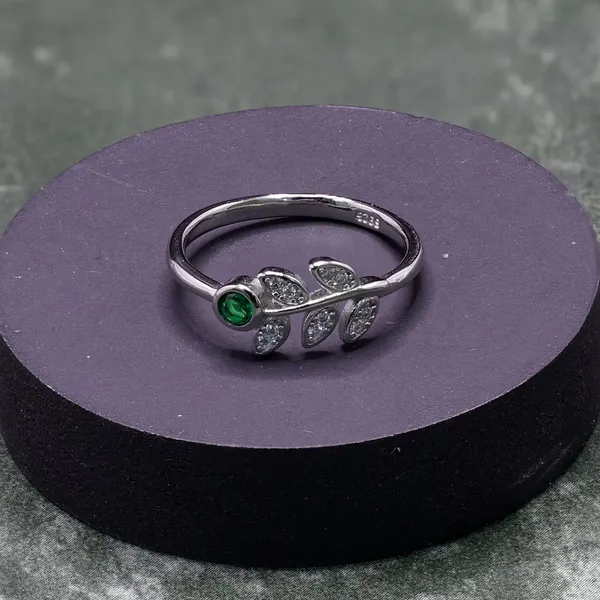 Green_Silver_Elegant_Rings_For_Women