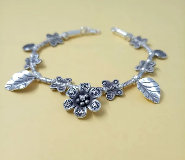 BRACELETS_&_KADAS_>_LADIES_BRACELETS