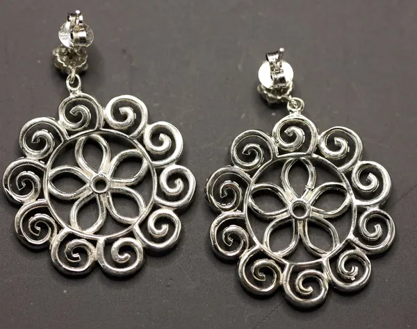 EAR_RINGS_>_EAR_RINGS