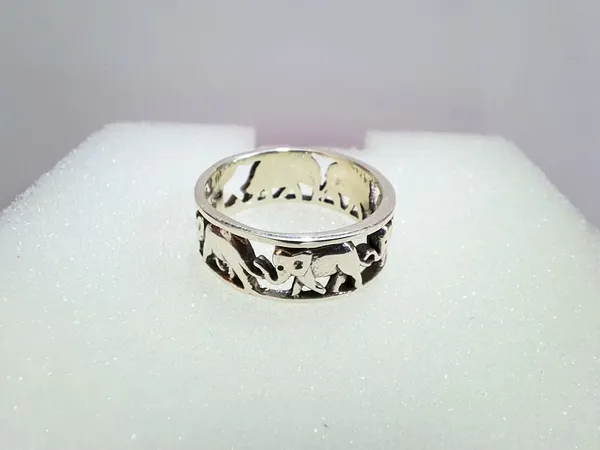 RINGS_>_LADIES_RINGS