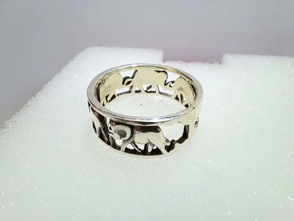 RINGS_>_LADIES_RINGS