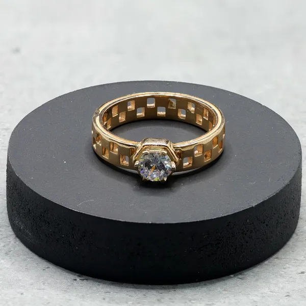RINGS_>_GENTS_RINGS