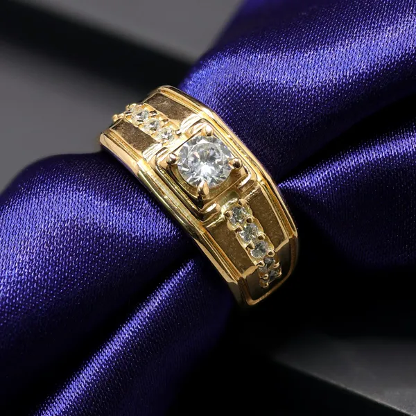 RINGS_>_GENTS_RINGS