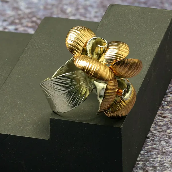 RINGS_>_LADIES_RINGS