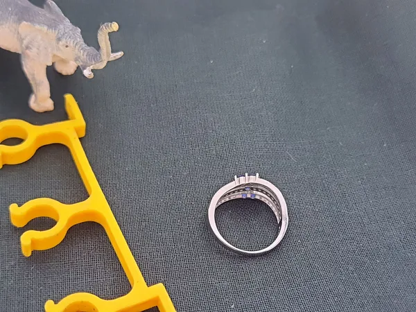 RINGS_>_LADIES_RINGS