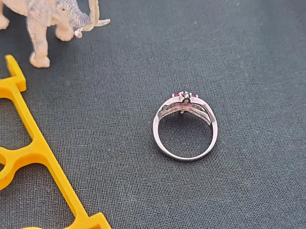 RINGS_>_LADIES_RINGS