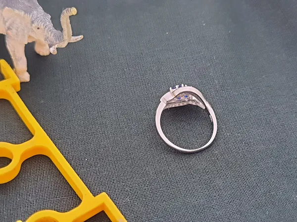 RINGS_>_LADIES_RINGS