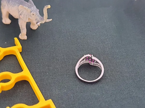 RINGS_>_LADIES_RINGS