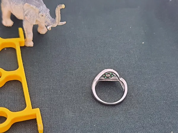 RINGS_>_LADIES_RINGS