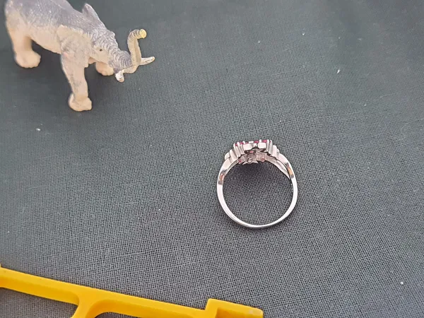 RINGS_>_LADIES_RINGS