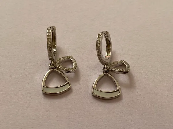Trinity_Gleam_silver_Earrings_For_Women