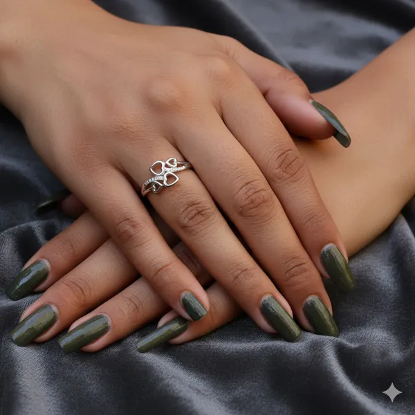 White_Silver_Elegant_Rings_For_Women