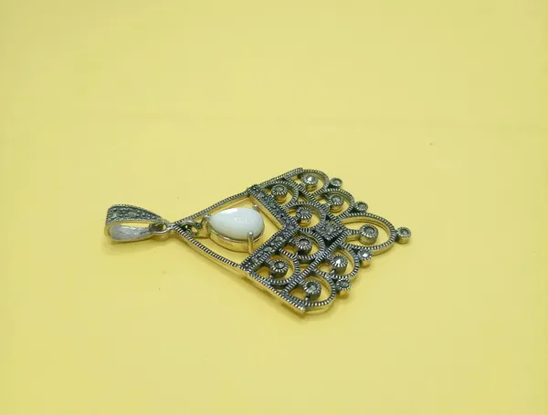 PENDANTS_&__SETS_>_SETS