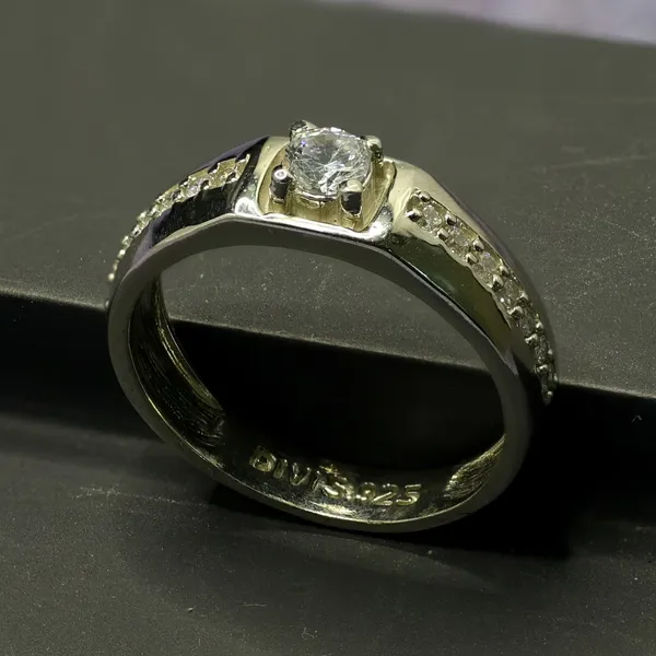 RINGS_>_GENTS_RINGS