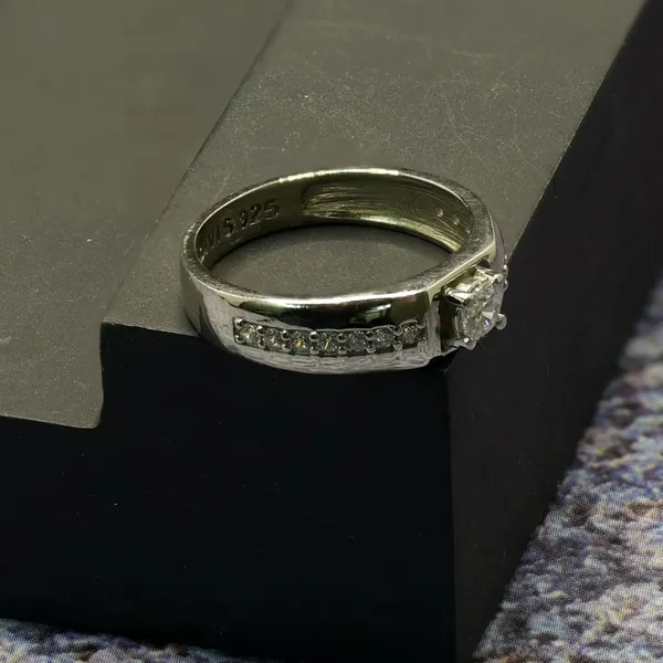 RINGS_>_GENTS_RINGS