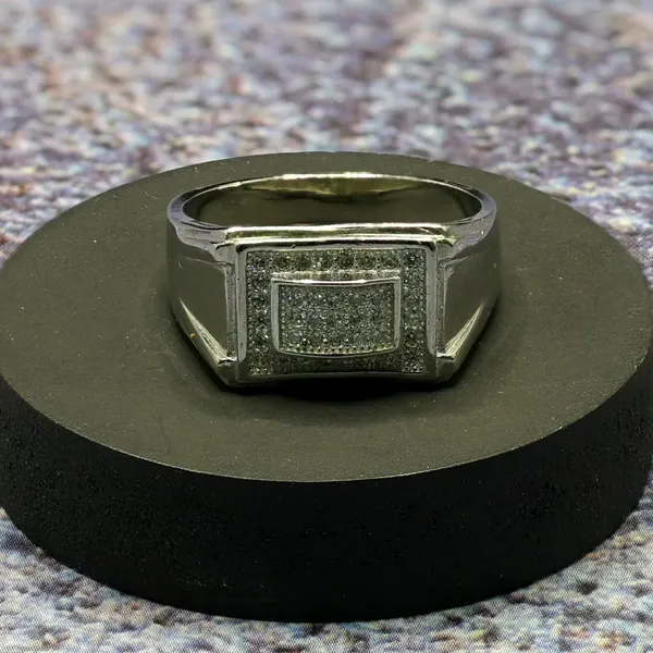 RINGS_>_GENTS_RINGS