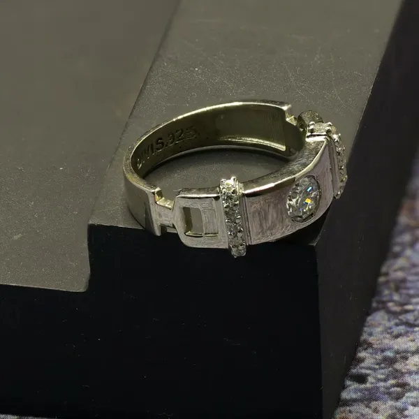 RINGS_>_GENTS_RINGS