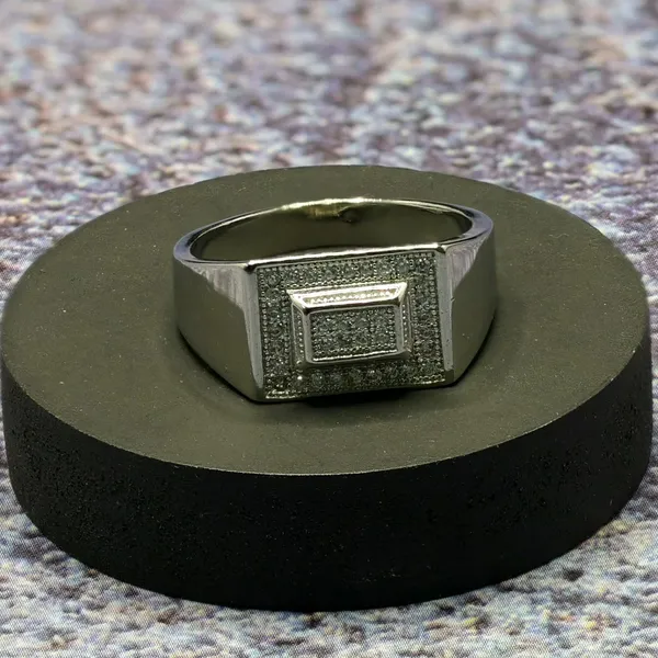 RINGS_>_GENTS_RINGS
