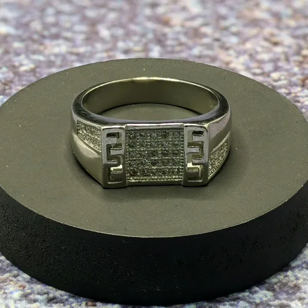 RINGS_>_GENTS_RINGS