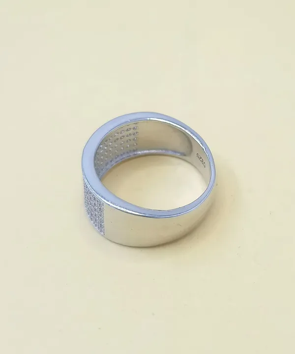 RINGS_>_GENTS_RINGS