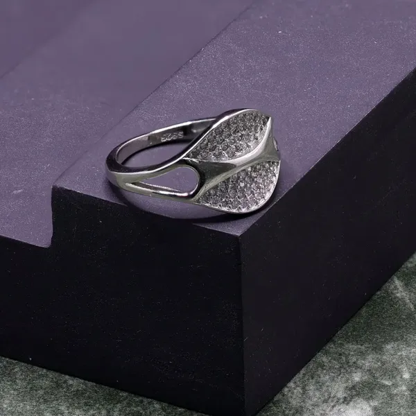 RINGS_>_LADIES_RINGS