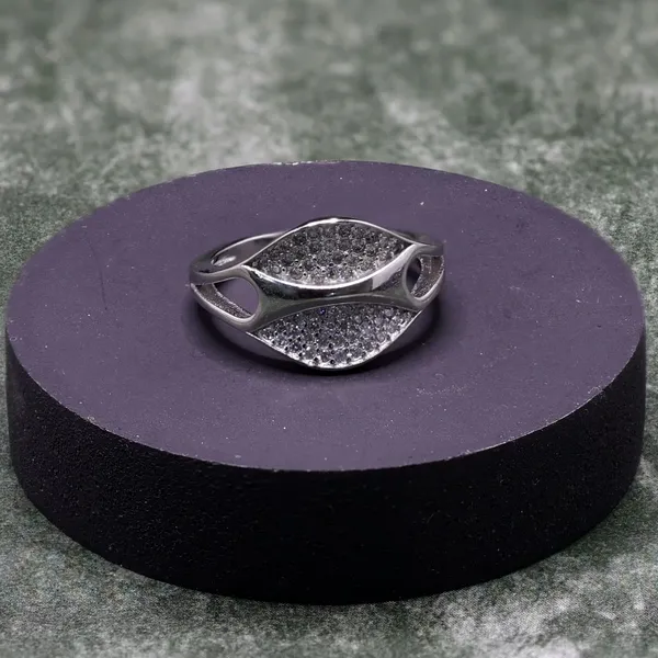 RINGS_>_LADIES_RINGS