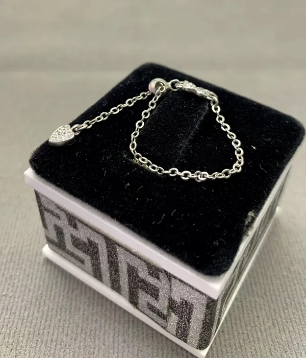 RINGS_>_LADIES_RINGS