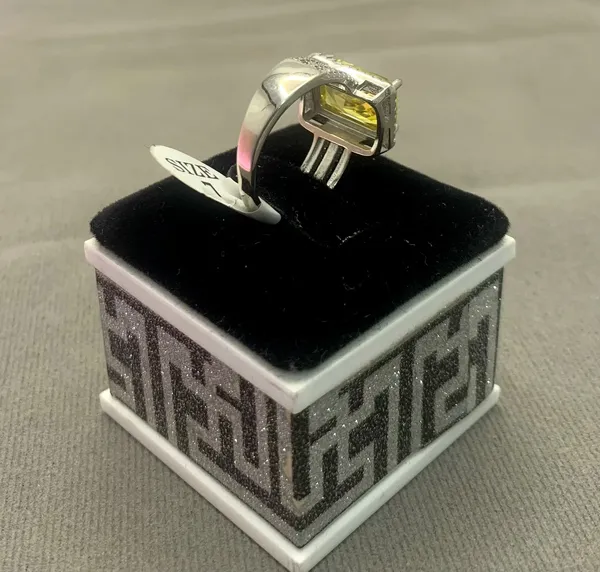 RINGS_>_LADIES_RINGS