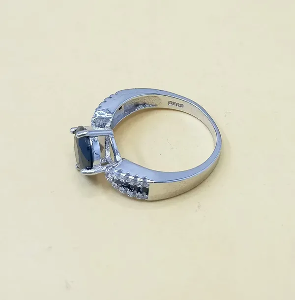 RINGS_>_LADIES_RINGS