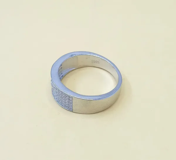 RINGS_>_GENTS_RINGS
