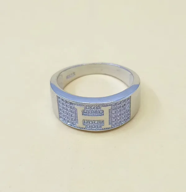 RINGS_>_GENTS_RINGS