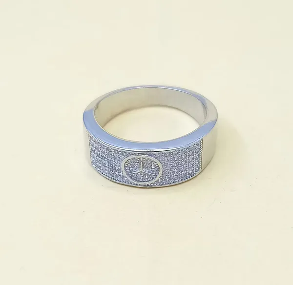 RINGS_>_GENTS_RINGS