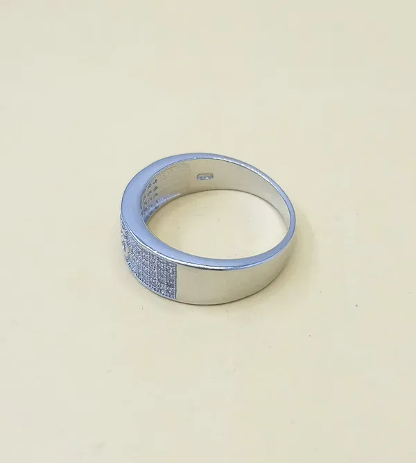 RINGS_>_GENTS_RINGS